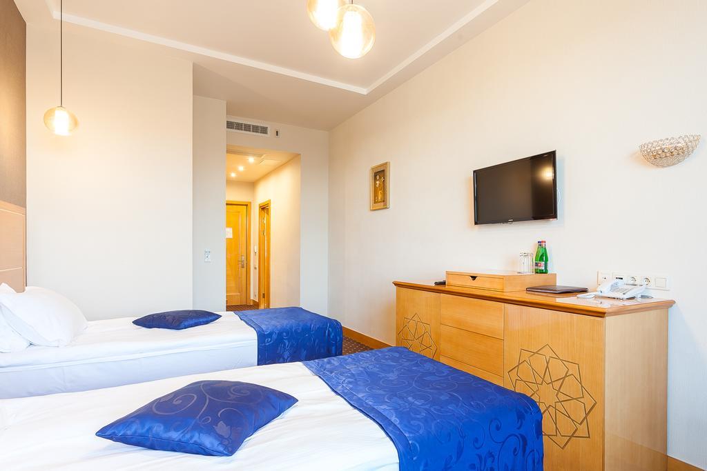 Ark Palace Hotel & Spa Odessa Exterior foto